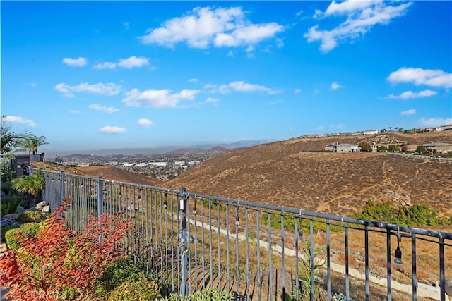 view of yard with a mountain view