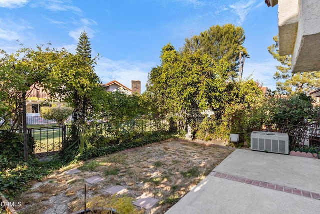 view of yard with a patio area