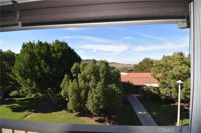 5362 Algarrobo Unit 2O, Laguna Woods, CA 92637 - view of yard with fence and a mountain view