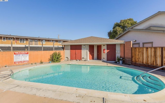 view of swimming pool