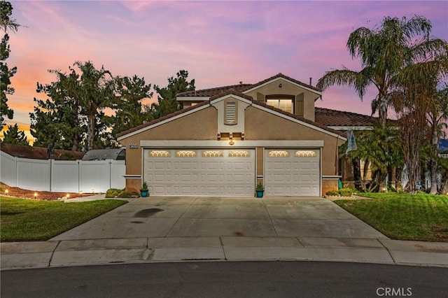 view of front of home featuring a yard