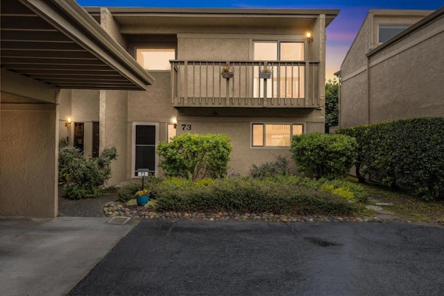 exterior space featuring a balcony