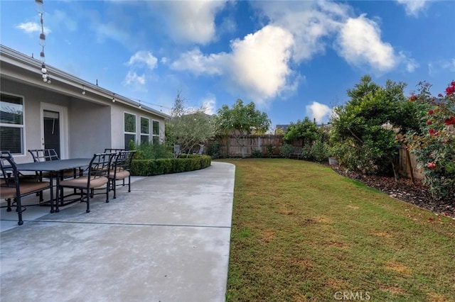 view of yard with a patio area