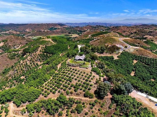 44665 La Cruz Dr, Temecula, CA 92590 - overview of rural landscape with a mountain backdrop