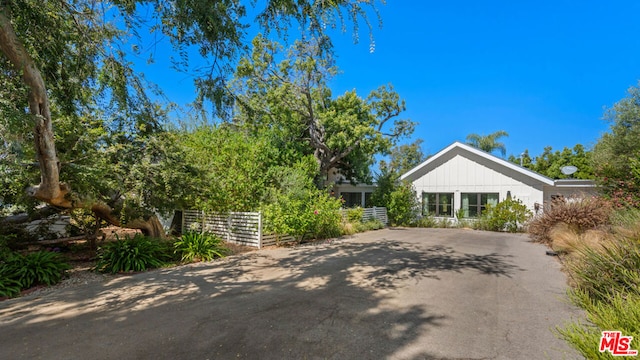 view of front of home