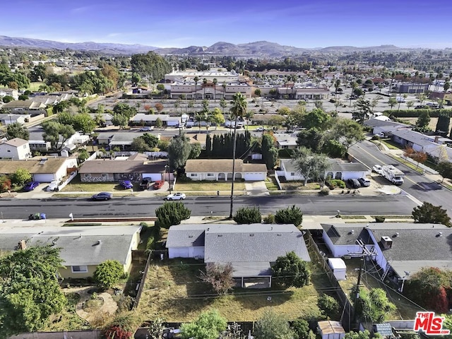 bird's eye view featuring a mountain view