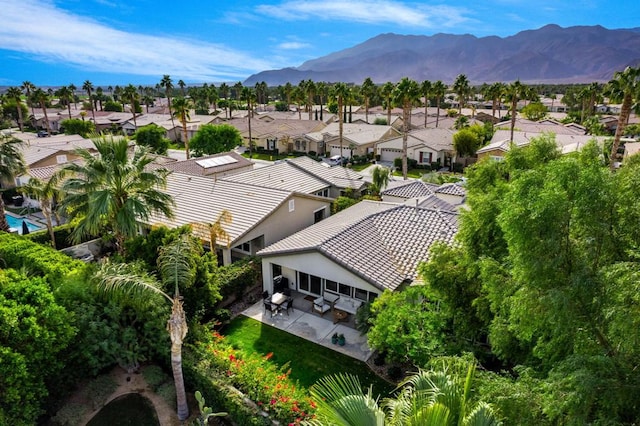 bird's eye view featuring a mountain view