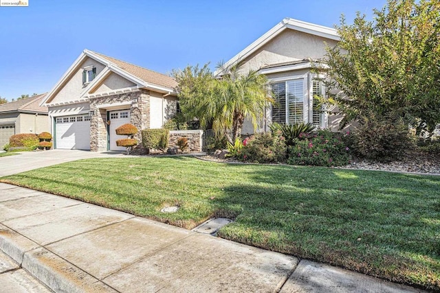 view of front of property with a front yard