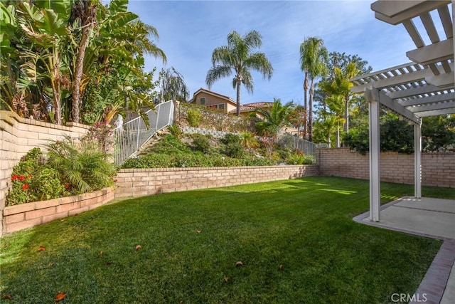 view of yard with a pergola