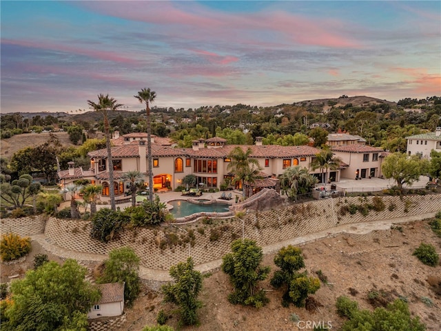 view of aerial view at dusk