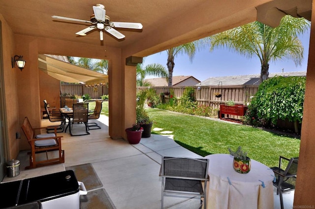 view of patio with ceiling fan