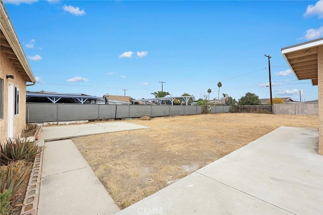 view of yard featuring a patio