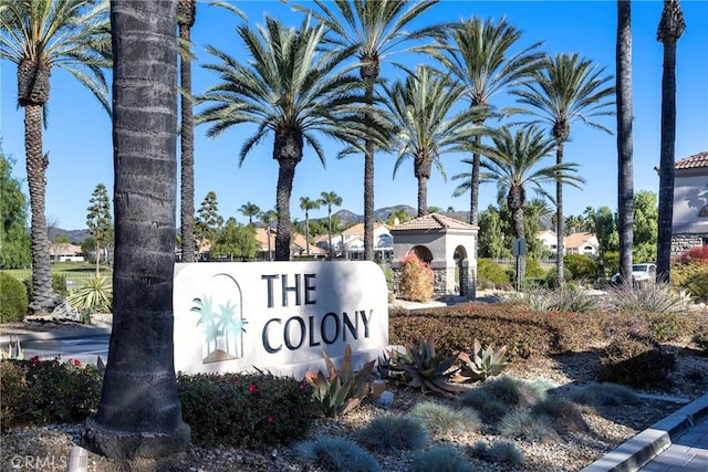 view of community / neighborhood sign