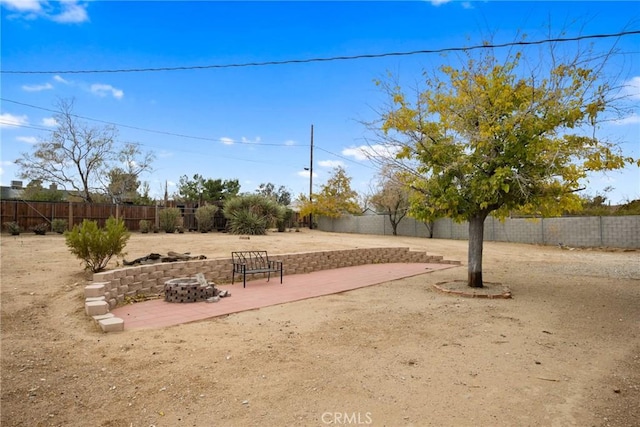 view of yard with a patio