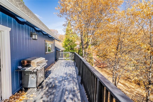 1181 Voltaire Dr, Lake Arrowhead, CA 92352 - deck with grilling area