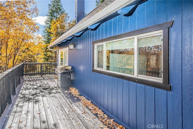 1181 Voltaire Dr, Lake Arrowhead, CA 92352 - deck with a grill