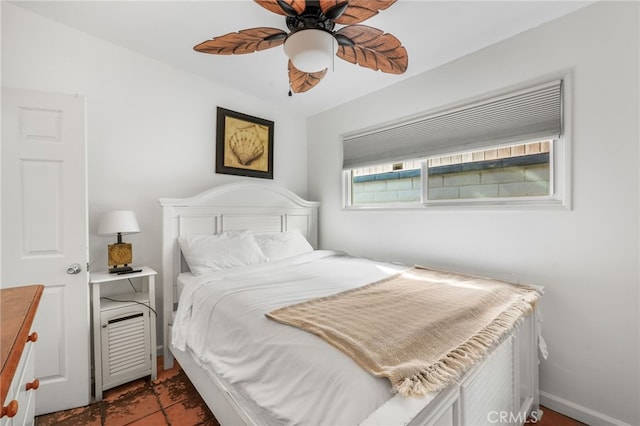 bedroom with ceiling fan