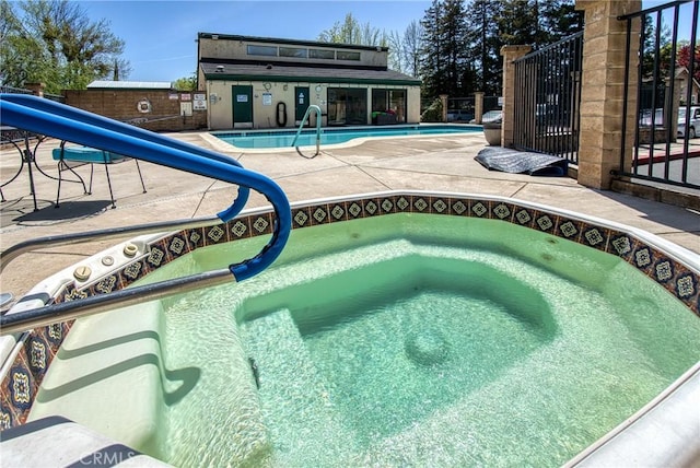 10 Royale Ave Unit 23B, Lakeport, CA 95453 - community pool with a patio and a community hot tub