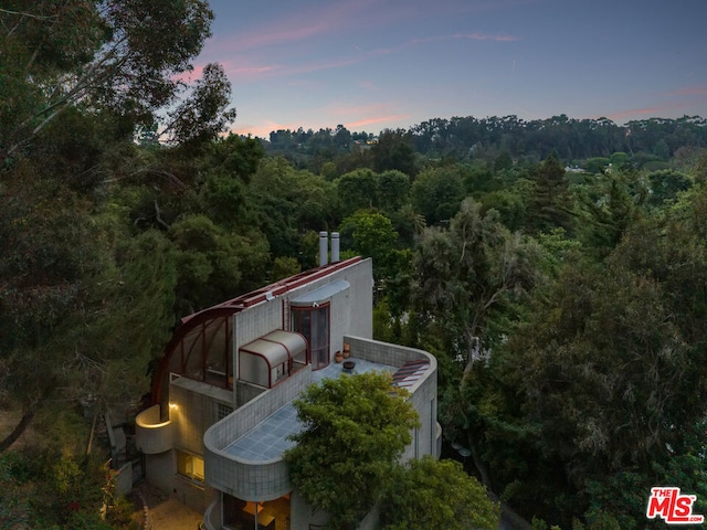 view of aerial view at dusk