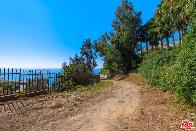 Listing photo 3 for 21488 Calle Del Barco, Malibu CA 90265