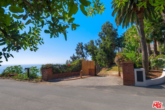 Listing photo 2 for 21488 Calle Del Barco, Malibu CA 90265