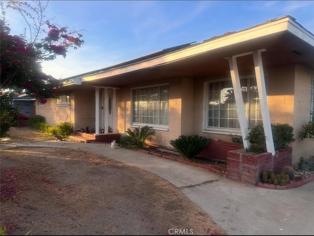 view of front of property