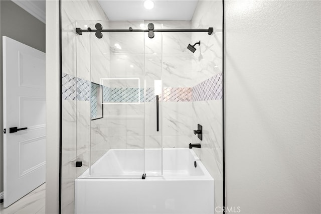 bathroom with enclosed tub / shower combo