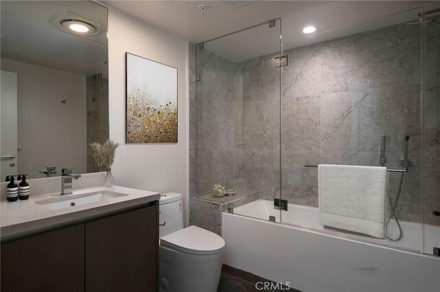 380 Cordova St Unit 403, Pasadena, CA 91101 - full bath with combined bath / shower with glass door, vanity, toilet, and recessed lighting