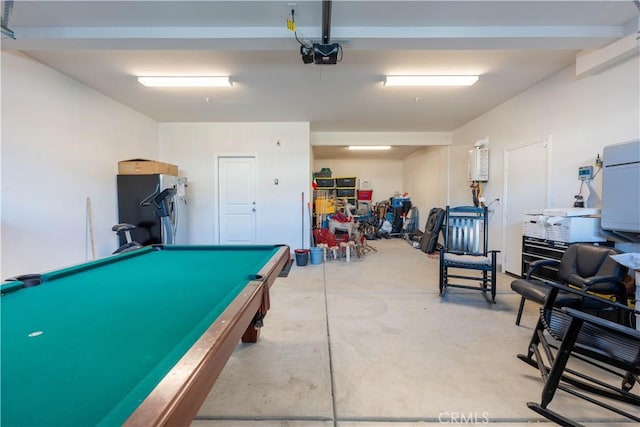 rec room featuring pool table