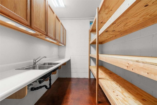 15223 Ledgewood Dr, Redding, CA 96001 - storage room with a sink