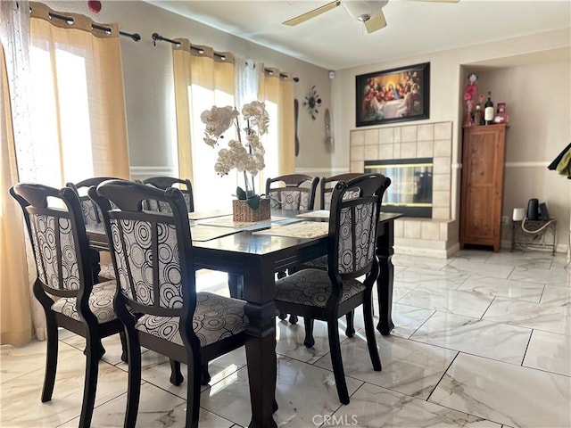 dining room with ceiling fan