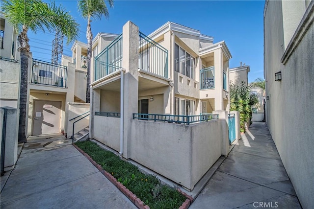 view of townhome / multi-family property