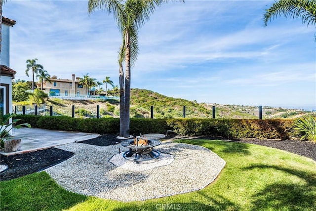 view of yard with a patio area