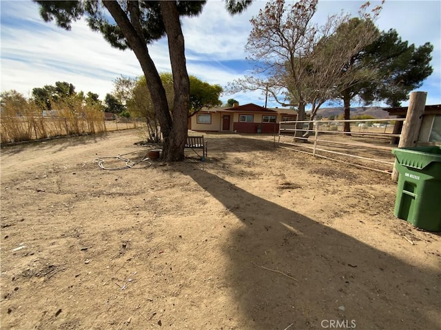 view of yard featuring a rural view