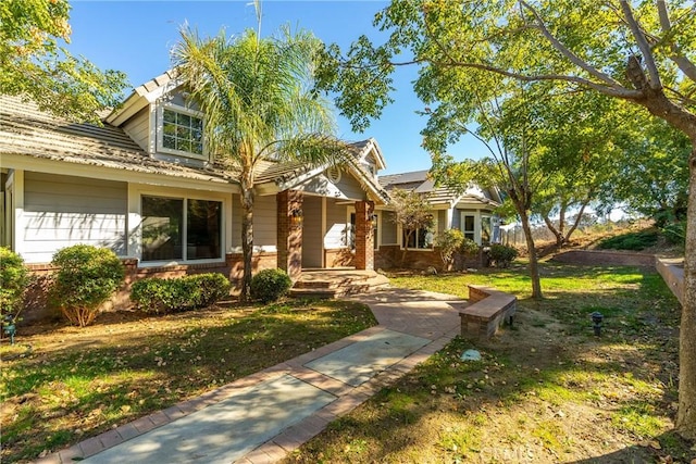 view of front of property with a front yard