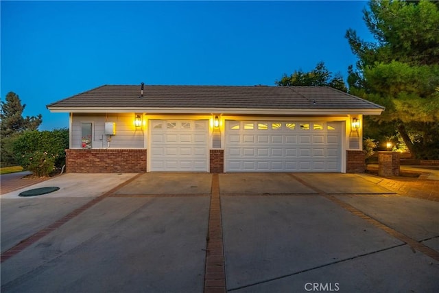 view of front facade with a garage