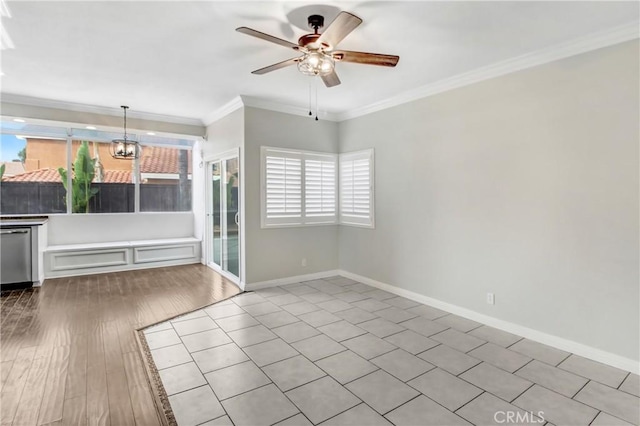 unfurnished room featuring crown molding, light hardwood / wood-style flooring, and ceiling fan with notable chandelier