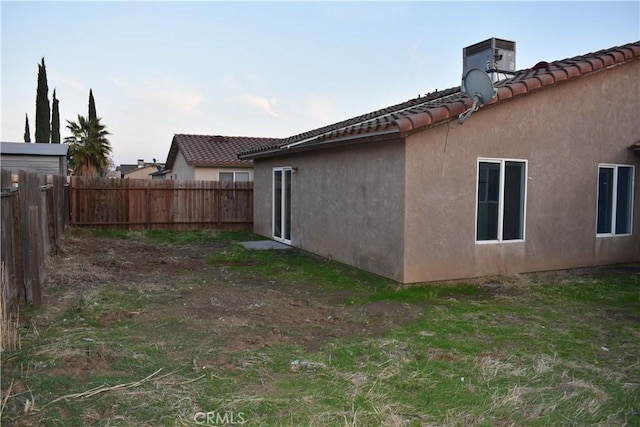 view of yard featuring a fenced backyard