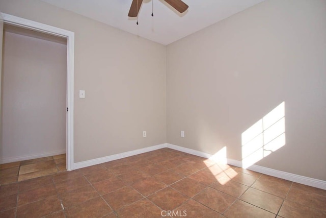 empty room with ceiling fan