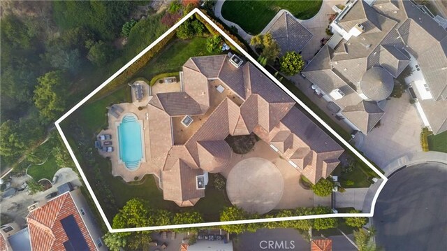 1 Moss Lndg, Laguna Niguel, CA 92677 - aerial view of property and surrounding area with property parcel outlined and a pool