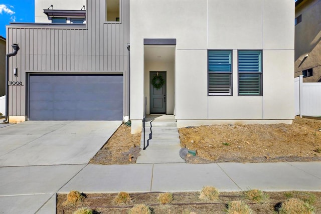 view of front facade featuring a garage