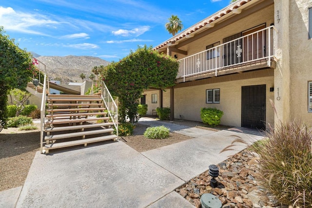 view of property's community featuring a mountain view