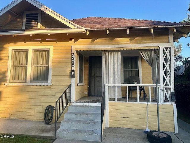 view of front of home with covered porch