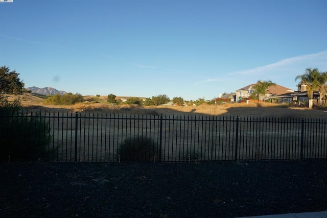 view of yard with a mountain view