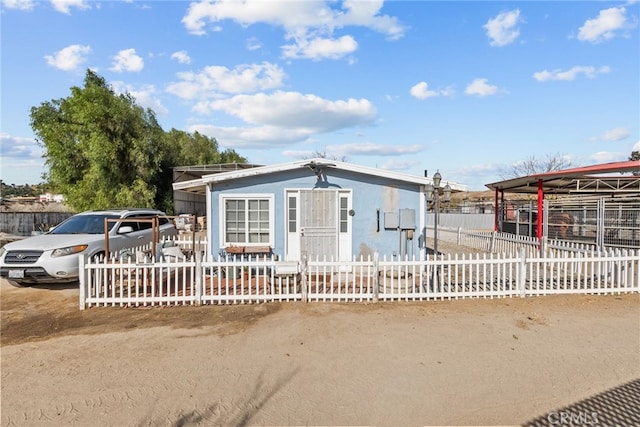 view of front of property