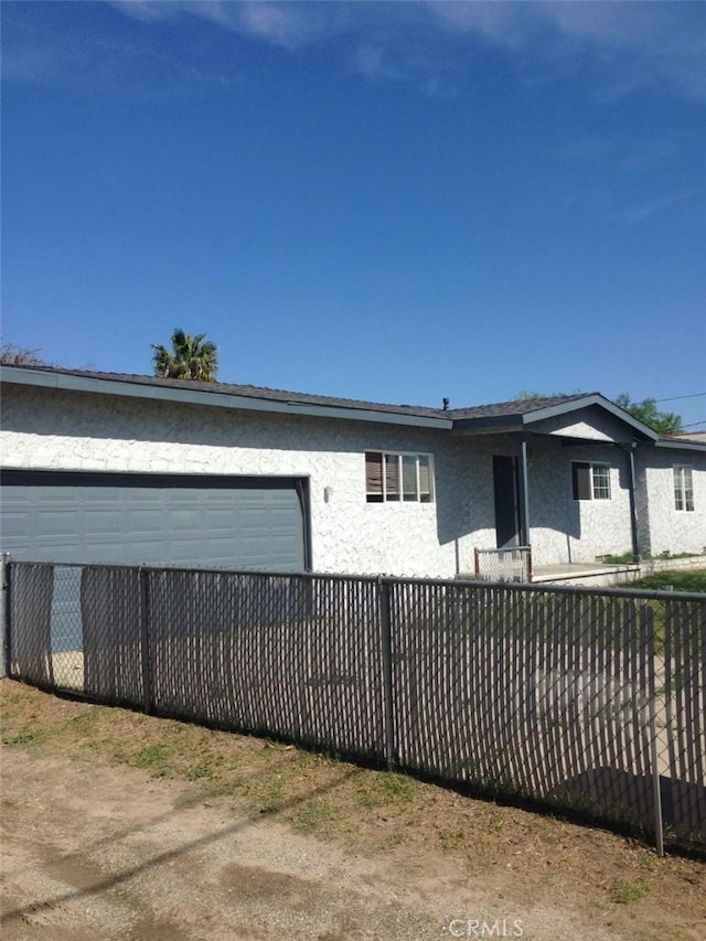 Listing photo 2 for 18264 Pine Ave, Fontana CA 92335