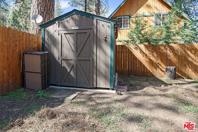 view of outbuilding