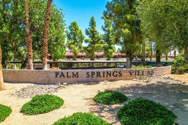 view of community / neighborhood sign