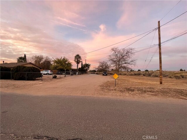 7928 Oakwood Ave, Hesperia, CA 92345 - photo 3