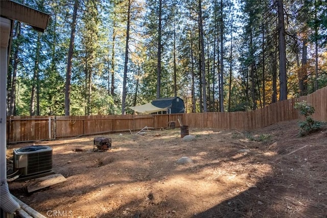 view of yard featuring cooling unit